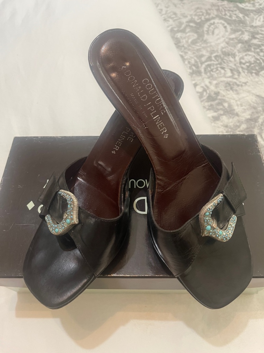 Donald pliner black leather slide kitten herl sandals guc sz 9 m